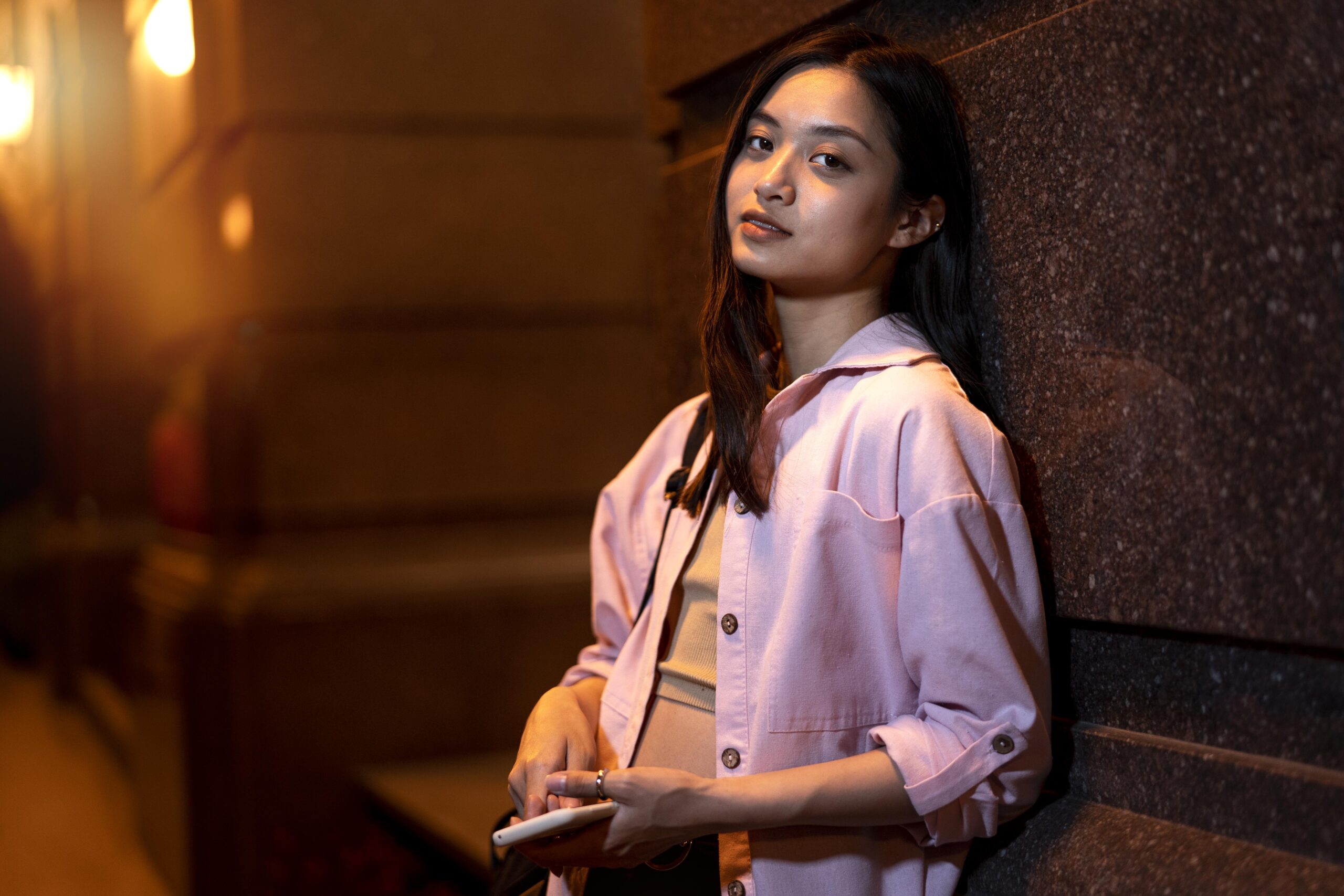 portrait-beautiful-woman-night-city-lights portrait-beautiful-woman-night-city-lights